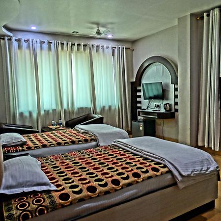 Hotel Garv Residencia Gaya Dış mekan fotoğraf